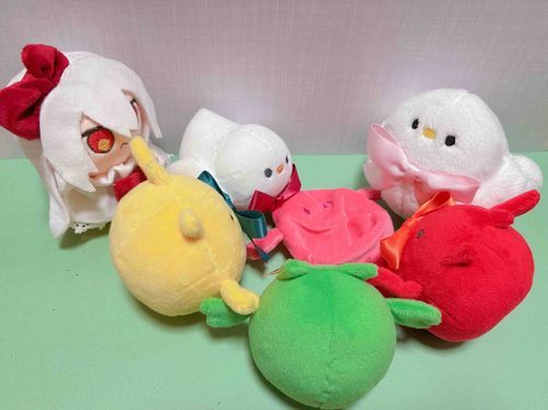 リボンコウモリカニモドキさんが誕生しようとしています。みなさん寄ってきています。