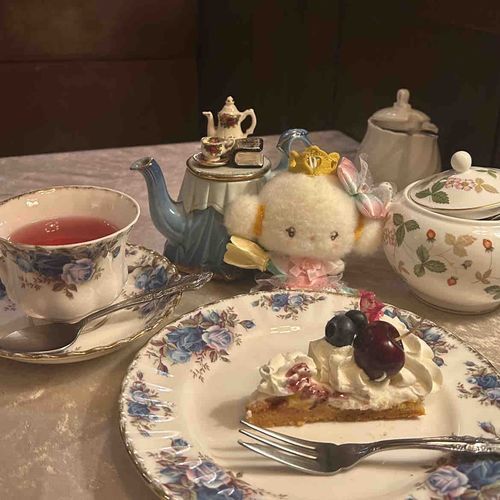 自分でお皿とポットが選べて素敵なお店でしたみゅん♡