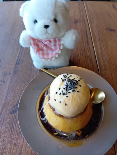 おいちいぷりんをたべにいったよ🍮
安納芋のあいちゅだよ。ぽむもたべさちてもらったよ。
おいものあじがちて、おいちかった^^
ぜんかいのぷりんのおみせは、すごくとおかったからたいへんだったけど
こんかいはちかいところ。