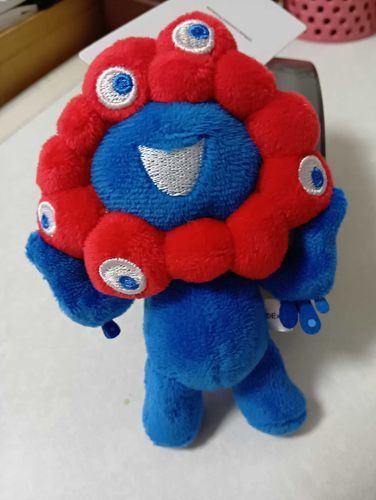 キディランドにいったら、ままがミャクミャクをみつけて、ひとめぼれちたみたいでおかいあげちてたよ。
みてるとけっかんがげんきになるみたいとかいってた。ほんとかな？