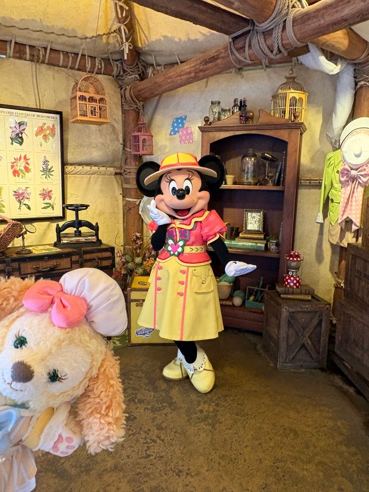 こないだいったディズニーの🌸🐶写真だよ お花が綺麗なここはどこで、しょう🎀