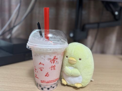 苺のタピオカミルクティー🧋🍓꫶ֺ໋