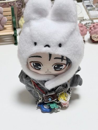 かわいいからいろんなもの持たせたくなる。