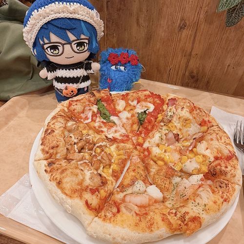 ピッツア🍕パーティですね〜💙