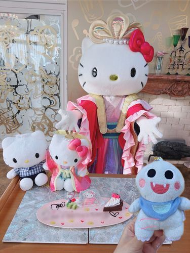キティちゃんに記念日のお祝いをしてもらったよ🎂
リアルで見るキティちゃんはとんでもない可愛さだったんだ( ´ ▽ ` )ﾉ💕
お店の人に撮ってもらった写真だからぼくは合成になっちゃったけど、とってもお気に入りの写真なんだ📸
