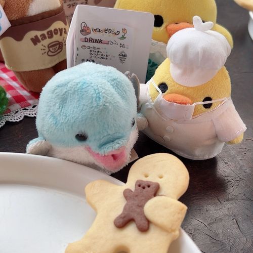 くき おいしそう！
(隣は私が作りました、と後ろから見ている給食当番の人)