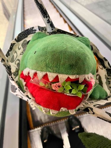 おいしいは°ふぇ　たへ"ましょうか