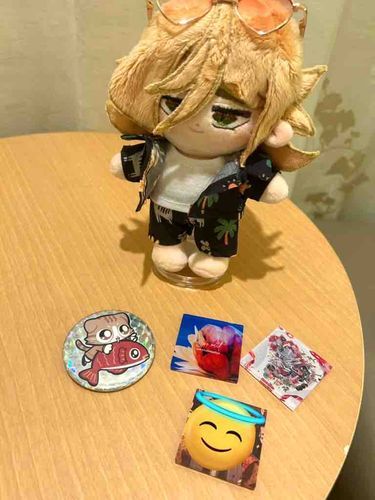 ライブ疲れちゃったぁ、でも楽しかった〜♪
グッズ買ったらなんかレアなの出たっぽくて超ラッキー✨
明日もあるから楽しみだな♪