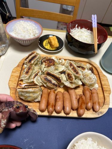 昨日のピーマンにくづめの
あまりをアレコレして
ぎょうざにしましたbyあるじ

うん。わりとありだね
(っ'ヮ'c)＜ｵｲｼｨｨｨｨ