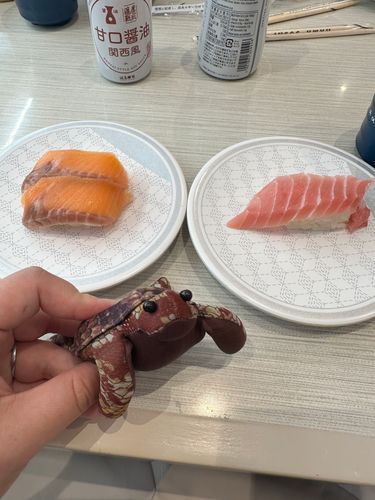 あるじ。唯音とみんなには
ないしょだよ？
おいし(*  ˊ꒳ˋ*)