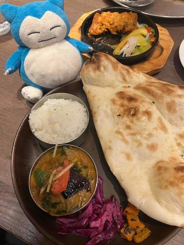 カレーとナン！美味しいね〜