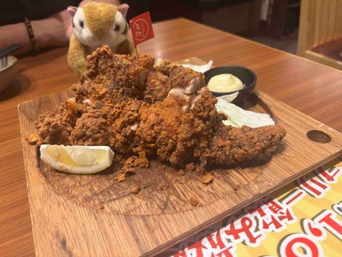 名物グローブ揚げ、、、！🐔🍖