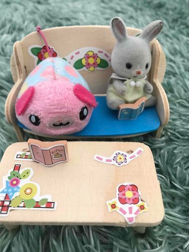 今日は、友達のBちゃんと読書中！トランプとかもやったよ〜