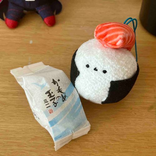 シマエナガのたまごは食べないでね...