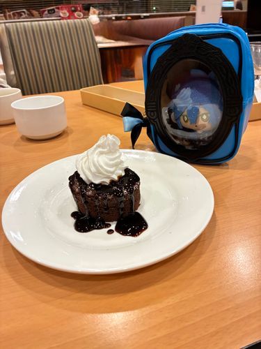 ガストのガトーショコラすごく美味しいよ！ホイップトッピングがおすすめ