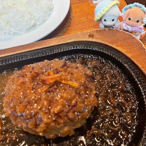 主さんほんとハンバーグだいすきだね🍴😋