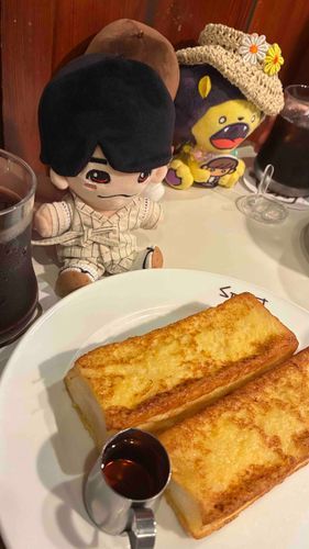 フレンチトースト！カフェっぽい服も欲しいな〜