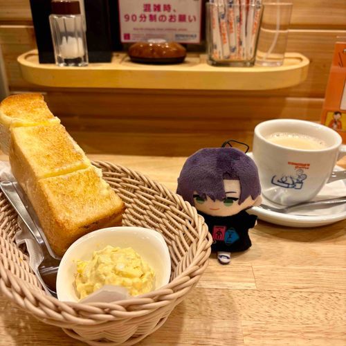 怠けものの主ですが
初めてモーニングに間に合ったみたいです
ふっくら食パンおいしい！！