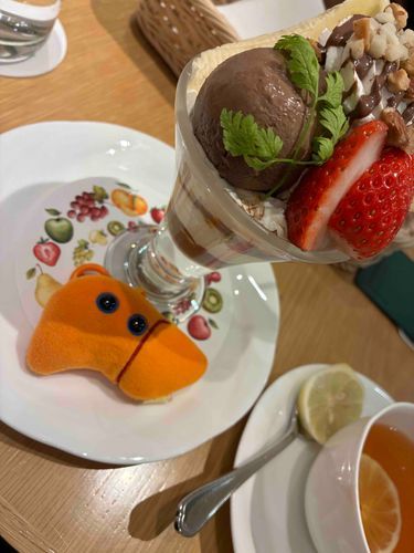 なんか美味しそうなパフェ食べたっ❣️✨️ご褒美なんだって〜✨️