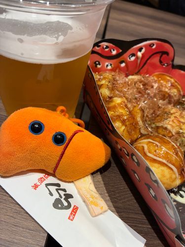 ビールとたこ焼き‼️大阪旅行に来たよ❣️