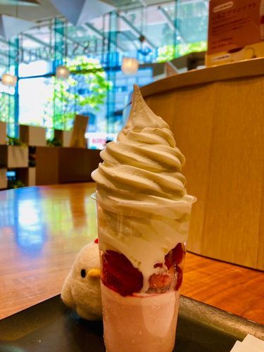 いちごぷりんソフトクームとわたし。