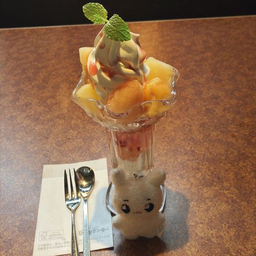 びくドンのパフェはいつ食べても美味い！ᑦ(⁎◕  ̫ ◕ )ᐣ
