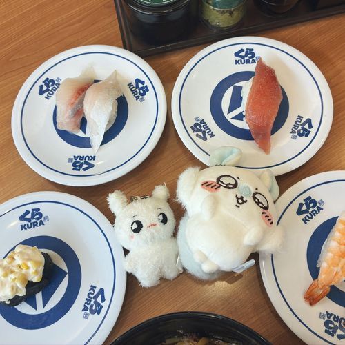 なんか小さくてかわいいやつらと寿司