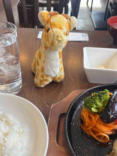 インフルBの波が落ち着いてやっと外食に行けたよぉー！ハンバーグ食べたの☺️
とっても美味しかったよ！😍
お友達とラウンドワン行ったり、プリクラ撮って楽しい一日だったなぁ🫶