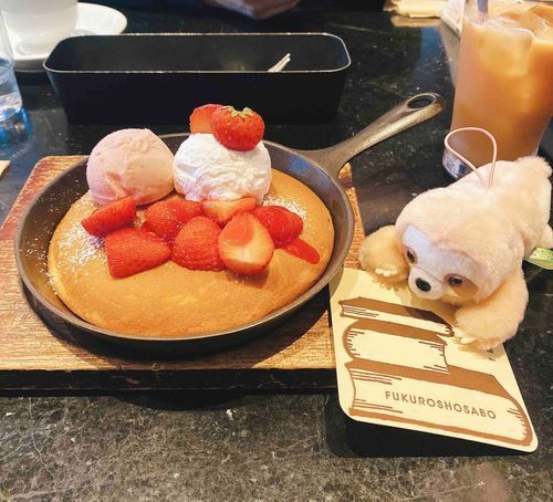 ずっと気になっていたカフェにやっと行けたよ〜
ホットケーキ美味しかった〜