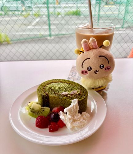 抹茶ロールケーキとカフェラテでひと休み🌱
ブンブンヤハヤハ💛🐝