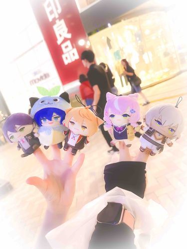 にじさんじ百貨店に行ってきたよ〜
お友達の咎人withれおすと一緒に写真撮った！