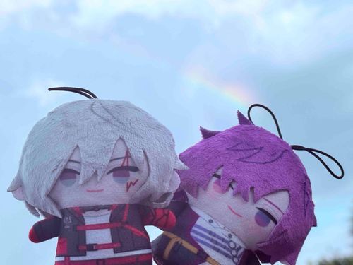 ちょっと前に虹が見えたから
ふたりと一緒に撮ったよ
儚くて綺麗だったね🌈
