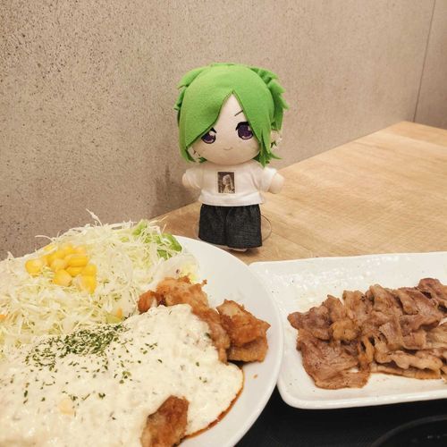 クーポンでカルビ貰った〜！
豪勢だねぇ(*,,˃ ᵕ ˂ )✰*｡