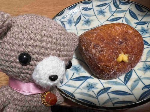 マラサダ🍩
ハワイのドーナツ、カスタード入り🥰
マラサダ売ってたらかいぬしと並んで買うくらいのお気に入り🤩
あげたてふわふわで最高🐻😍❤️