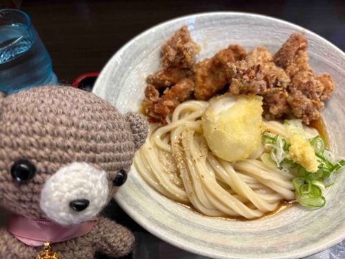 ザンギうどんwithたまご🍲🥚
とってもボリューミーでおいしい！🍗
こんなにたくさんなのにペロリと食べちゃう、魅惑のごはん🐻✨