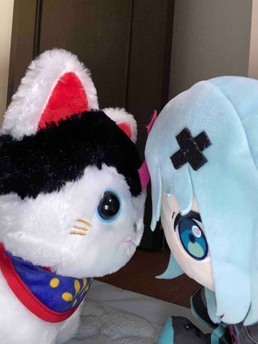 初音ミクちゃん:( *ˊᵕˋ)ﾉˊᵕˋ*) ﾅﾃﾞﾅﾃﾞ💕
招き猫:にゃ〜