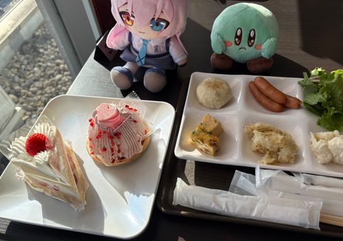 朝食バイキング！スイーツも取り放題ポヨ〜！

うへ…流石に食べ過ぎかも…