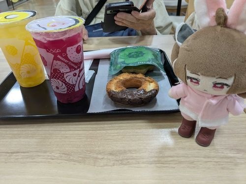 「お母さまと久々ミスドです🎶」