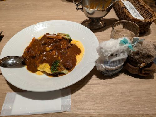 ビーフシチューオムライスだよ〜✨️