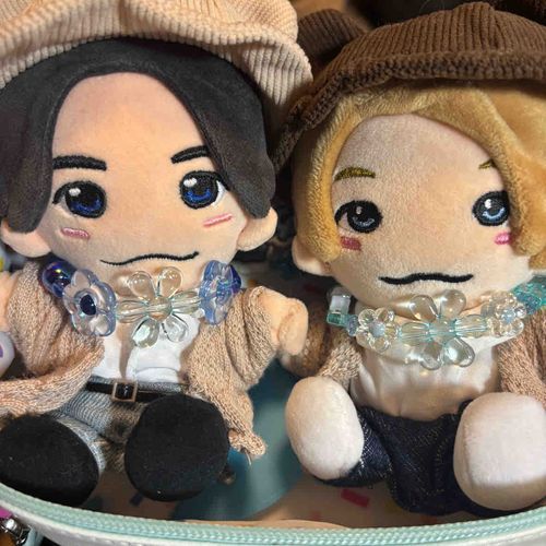んふふ、もろた!
かわええやろ🥰
よし
2人ともおそろいのお花入れてくれとるんうれしいなぁ☺️
のり