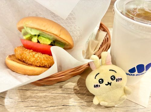 モスのアボカド海老カツバーガー🍔🦐🥑🍅むちゃウマ🐰✨✨✨✨✨✨