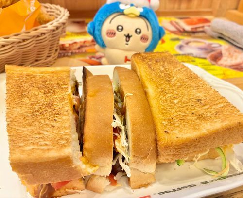 コメダのカリー祭りどうしても食べたくて来ちゃった🍛タンドリーチキンサンドむちゃウマ✨❤️‍🔥おすすめ✨🐰🎶