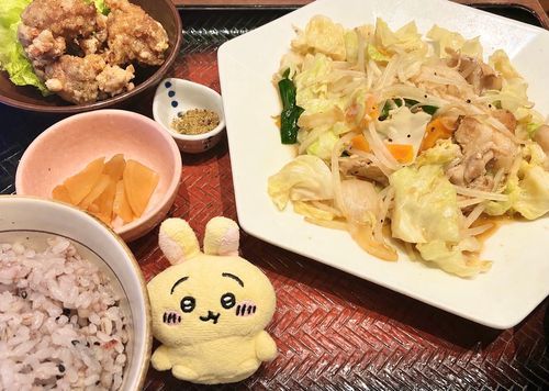 大戸屋🍚野菜炒めと唐揚げ🐰🥢🎶
