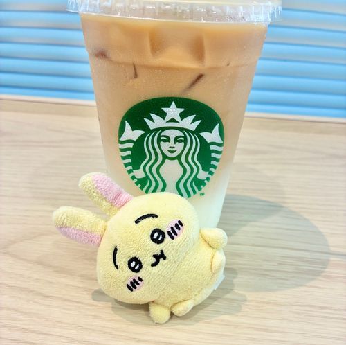 暑い！今日からちいかわ映画コラボが色々始まり出すから忙しくなるぞ〜🐰🌺🏝️