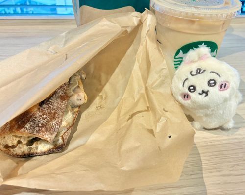 スタバの石窯フィローネ、リニューアルしたみたいだけどパンがめちゃくちゃ小さくなってる🐰🥖🫤