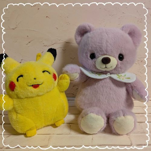 おはこんハロチャオ〜✨️　バンちゃんだよ〜！
ぼくんちはねぇ、ポケモン以外にもたくさん仲間が居るんだ〜
この子は新入りの「こぐまドロップ」だよ！
来たばかりだから、まだ呼び名は決まってないの…
ぼくもお揃いのおめかし、したいな〜