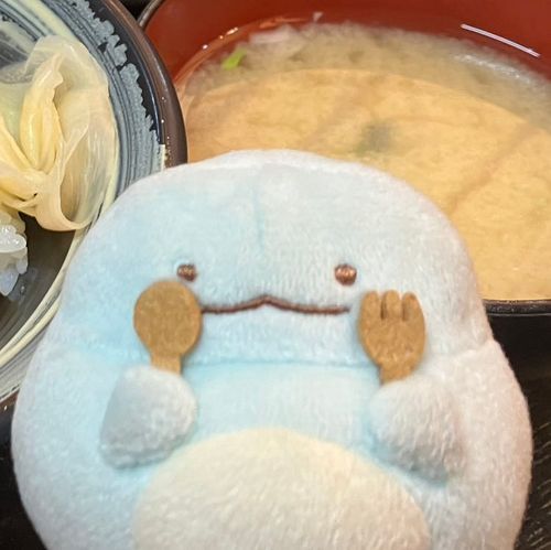おなかいっぱいたべてまんまる