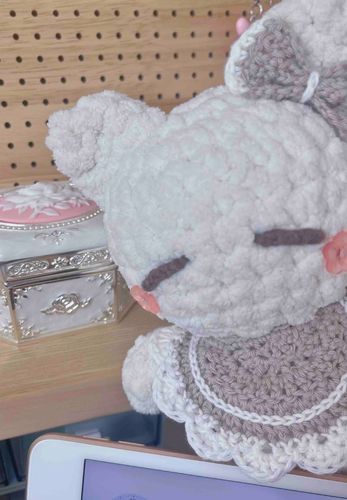 おねえさんが実習中だからお出かけはできないんだけど、エプロンもらったよ^_ .̫ _^

似合うかな^т⩊т^

はやくおでかけしたいな^_ .̫ _^