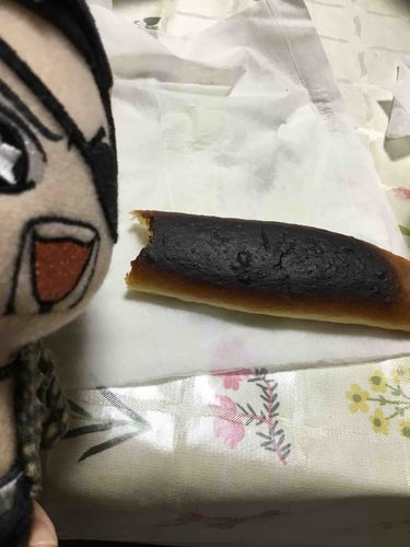 ごろう
んあ‼️んでも、これ、焦げたところがカリカリでビターで、ほんのり甘くて、イケルでぇ〜❤️