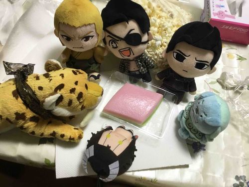 ごろう
ヒッヒヒー❤️今年のワイ家は、珍しゅう、ひしもち買ってくれたでー✨
りゅーじ
おう‼️こりゃあ、やわらいやつで、すぐに食えるやつや
よっちぃ
お正月からもう、３月もあっという間ですね、、、
こうちゃん
オレ、ワイを守る最強のお代理様になったる🔥
ファーファン
なに？最強なら、オレだってまけねぇぞ❤️‍🔥
ムグ、、、（いいから早く食いて

